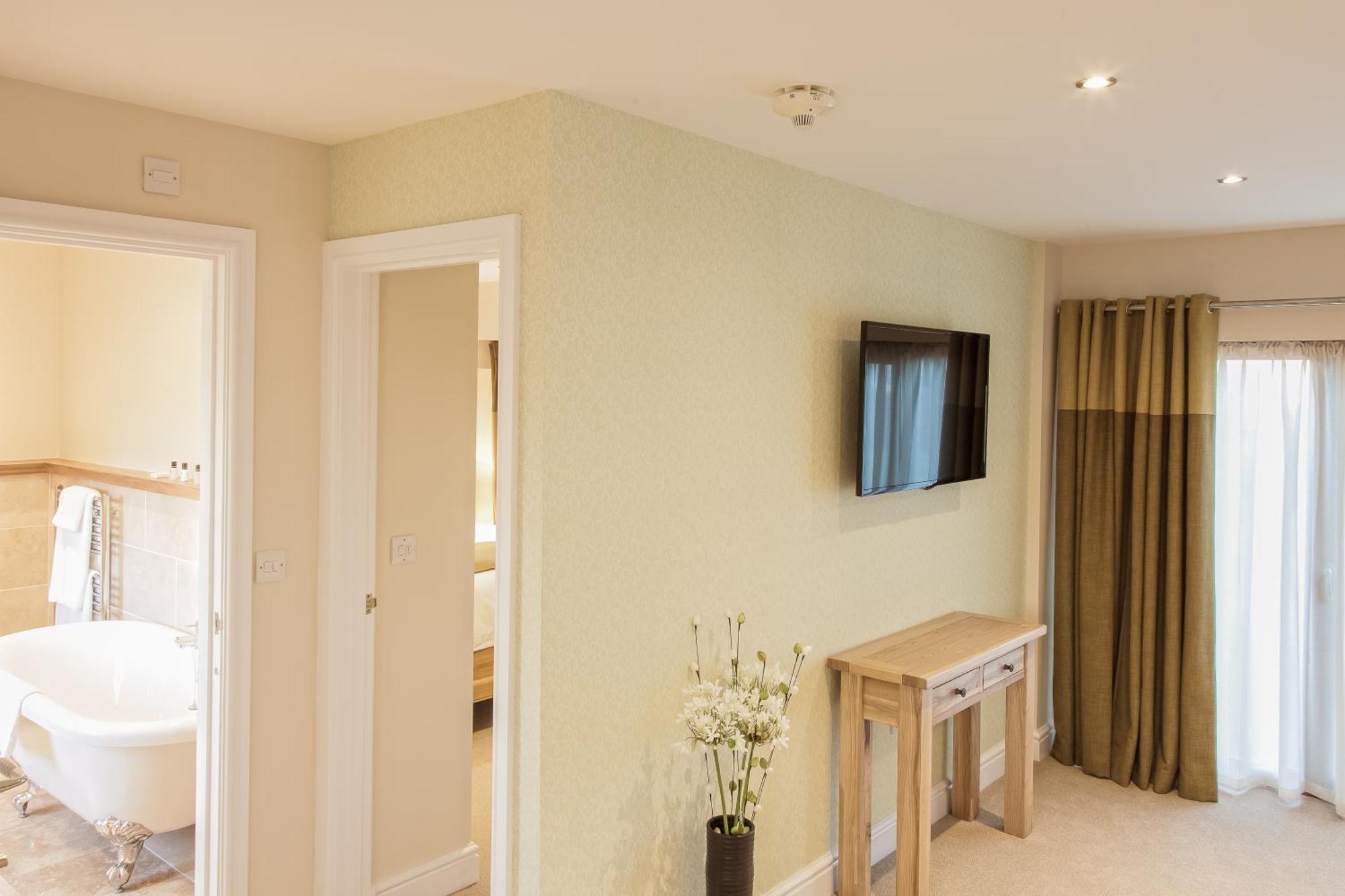 Gwesty'R Emlyn Hotel Нюкасъл Емлин Стая снимка