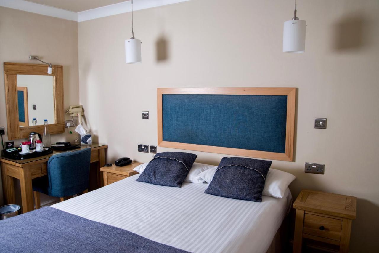 Gwesty'R Emlyn Hotel Нюкасъл Емлин Екстериор снимка