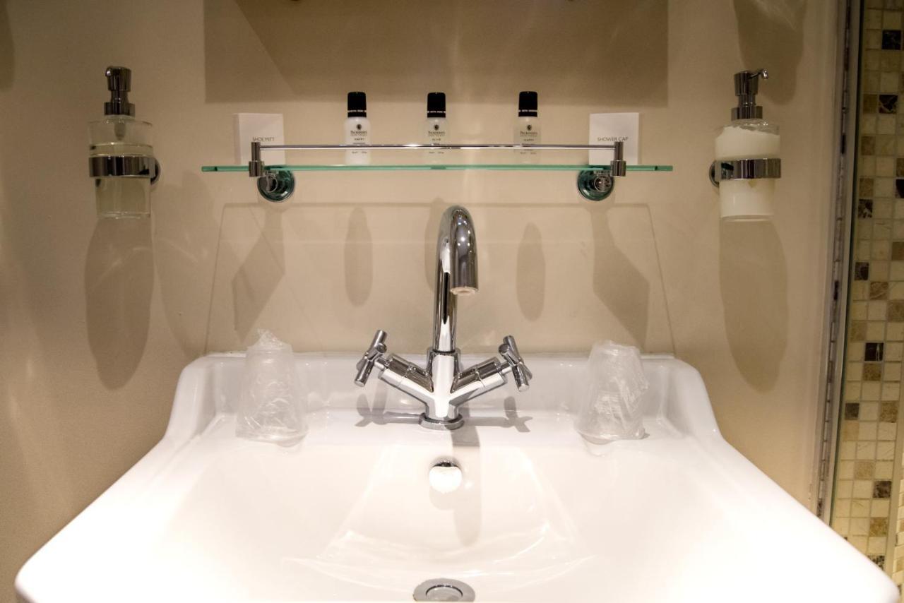 Gwesty'R Emlyn Hotel Нюкасъл Емлин Екстериор снимка